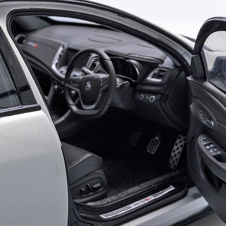 HSV Gen-F2 GTSR - 2017 - Heron White - 1:18 Scale Model Car - Image 10